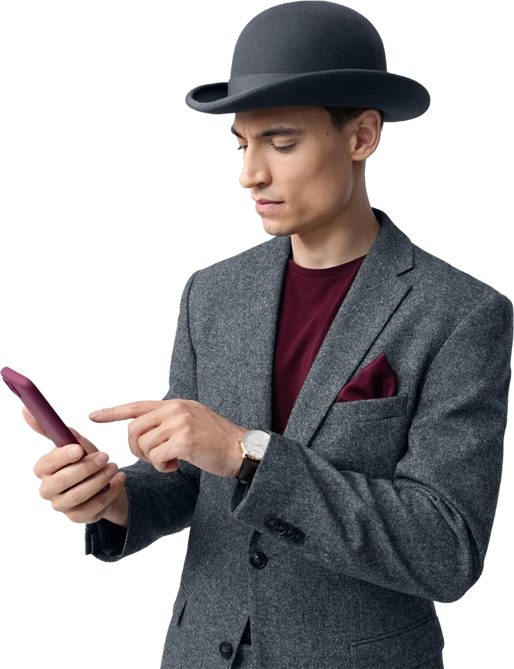 Melonikowiec ze smartfonem w ręku